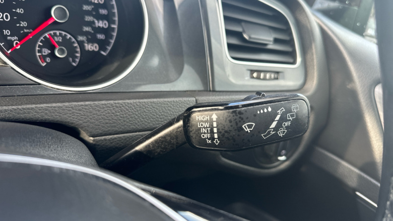 Volkswagen Golf 1.6 TDI SE 5dr Diesel Hatchback